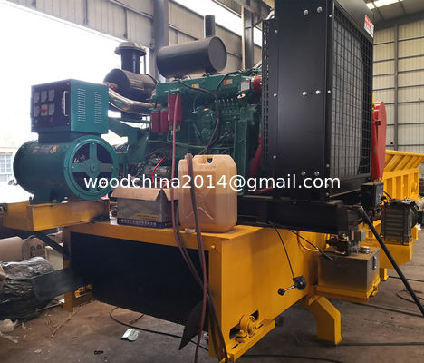 Industrial Diesel Wood Crusher Wood Chipper Shredder With Mobile Wheels