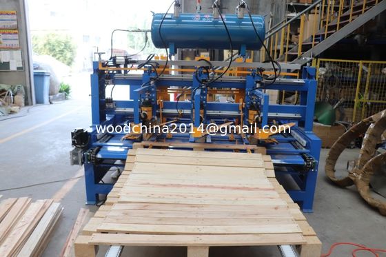 Giá nhà máy Máy đóng đinh pallet gỗ tự động Đường dây sản xuất pallet Euro Máy làm pallet gỗ