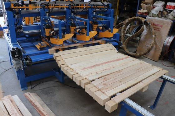 Thiết kế chuyên nghiệp chứng nhận CE pallet chân đèo máy móc móng kết nối tự động