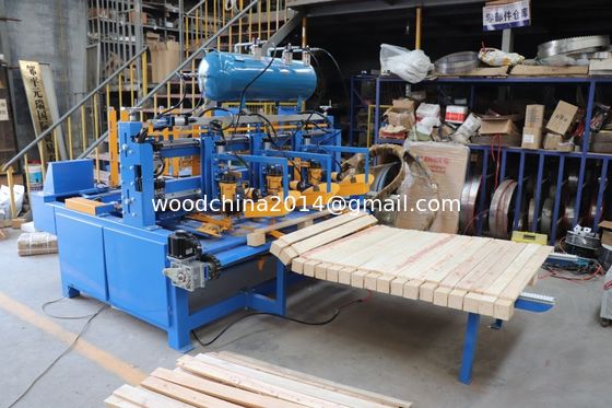 Thiết bị đinh tự động bằng khối gỗ pallet EPAL Pallet Feet Connection Nailer