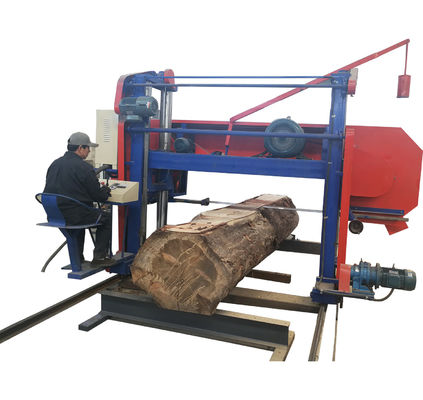Băng cắt khúc gỗ chạy bằng động cơ diesel nằm ngang lớn Máy cưa hoạt động tự động