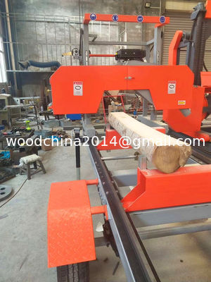 Máy cưa gỗ di động di động Máy cưa gỗ nhỏ Xử lý gỗ đơn giản để vận hành
